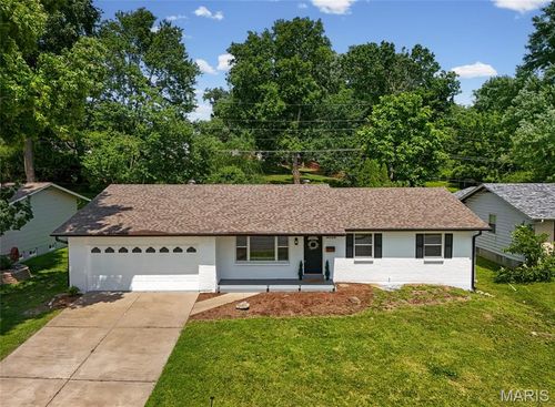 3036 Cherokee Ln, Saint Charles, MO, 63301-0605 | Card Image