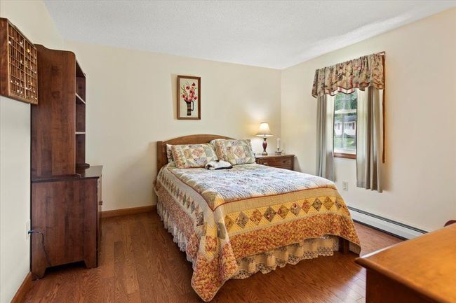 8 Center St, House other with 4 bedrooms, 3 bathrooms and null parking in Bennington VT | Image 15
