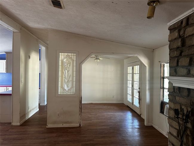 203 River Oaks Dr, House other with 3 bedrooms, 2 bathrooms and 7 parking in Cedar Creek TX | Image 6