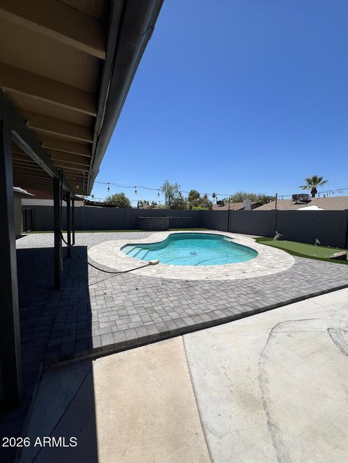 4053 W Dahlia Dr, Phoenix, AZ, 85029-1900 | Card Image