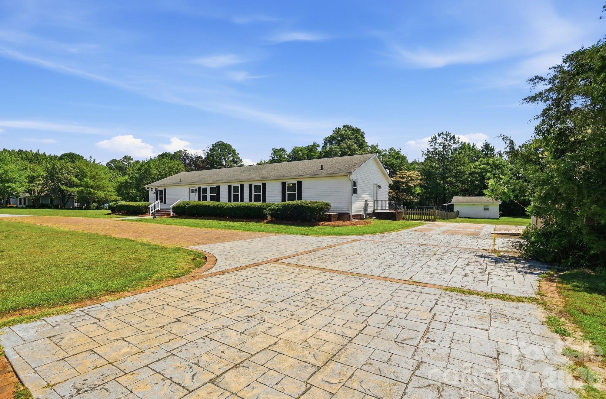 Residential in Clover 4