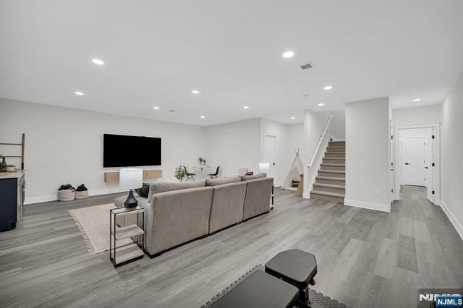 11 Aspen Dr, Townhouse with 3 bedrooms, 4 bathrooms and null parking in Cedar Grove NJ | Image 38