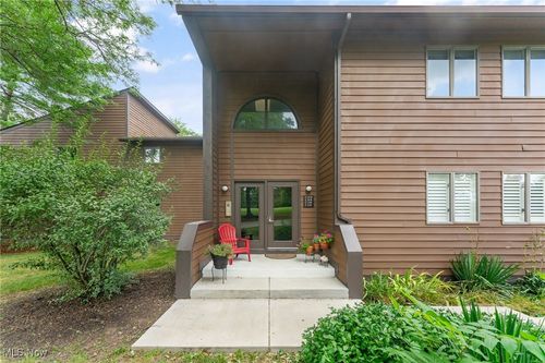 c215-1175 Calla Rd E, Poland, OH, 44514-3283 | Card Image