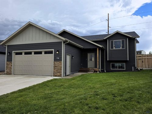 718 Braelynn Ln, Rapid City, SD, 57703-6885 | Card Image