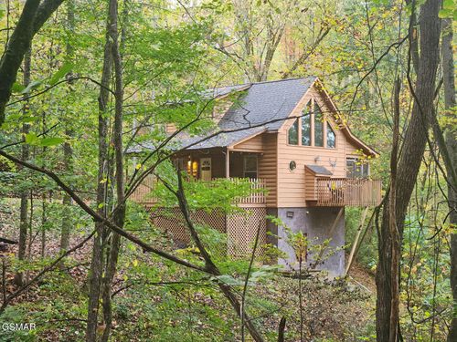 3163 Sourwood Way, Sevierville, TN, 37862-8092 | Card Image