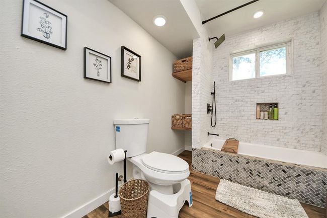 Bathroom also serves as a guest bathroom | Image 19