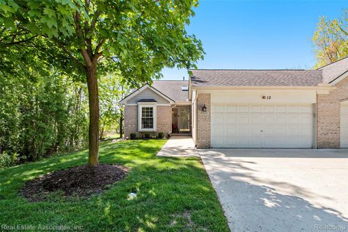 35-41503 Haggerty Woods Ct, Canton, MI, 48187-3781 | Card Image