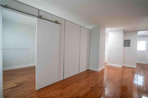 apt-10-7325 Carlyle Ave, Miami Beach, FL, 33141-2603 | Card Image