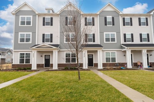 4429 Chelsea Manor Cir, Aurora, IL, 60504-3293 | Card Image
