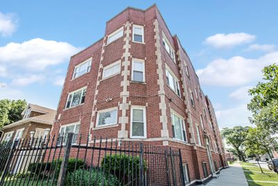 4 - 4101 W Iowa Street, Condo with 2 bedrooms, 1 bathrooms and null parking in Chicago IL | Image 1