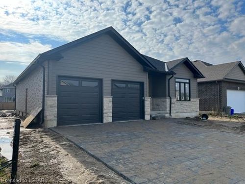 148 Foxborough Pl, Thorndale, ON, N0M2P0 | Card Image