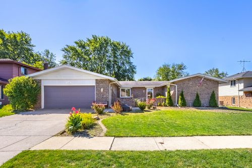520 Chestnut Ln, Beecher, IL, 60401-6605 | Card Image