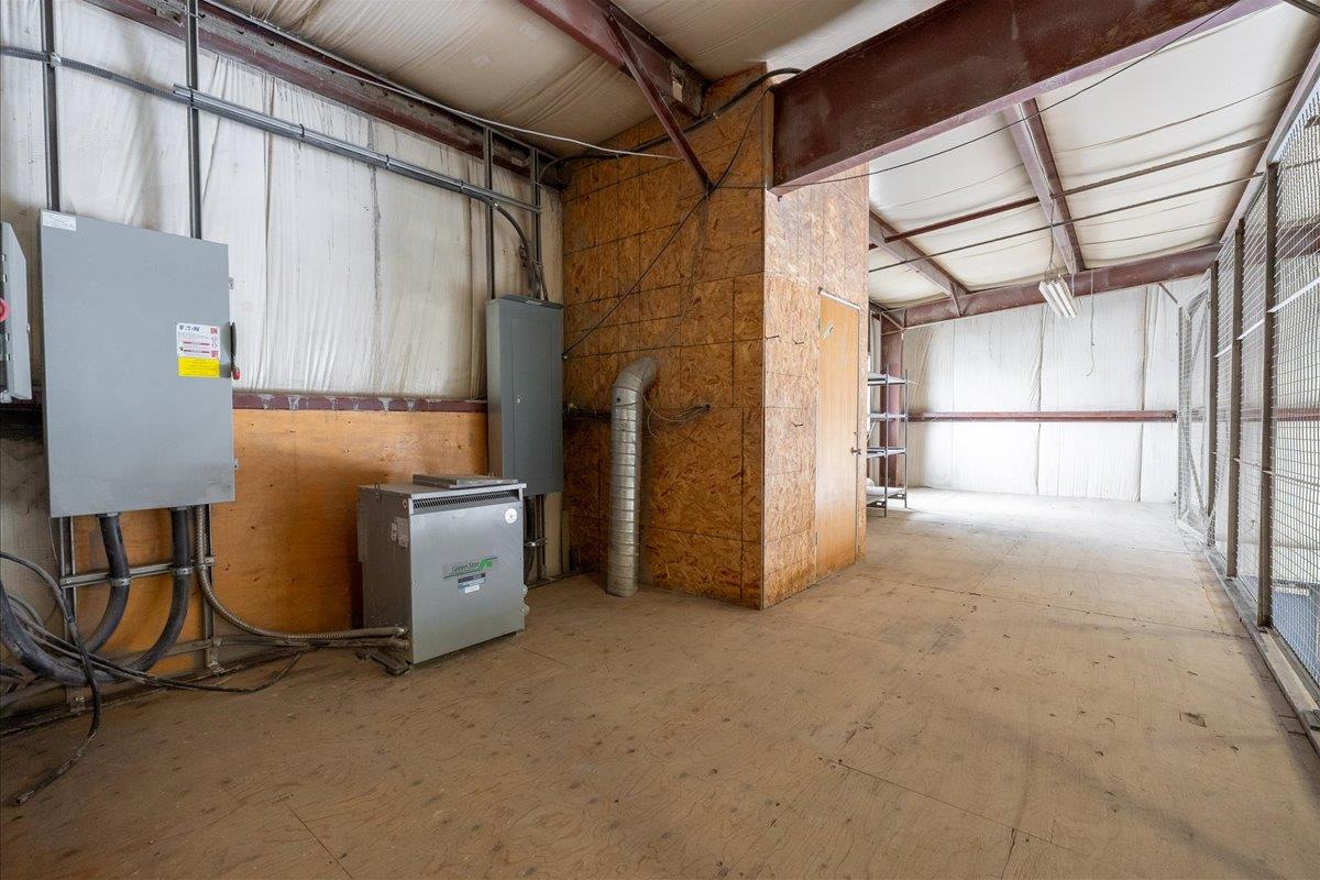 Commercial Sale in Tofield 5