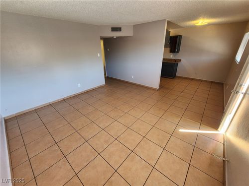 apt-2-2527 Crawford St, North Las Vegas, NV, 89030-4900 | Card Image