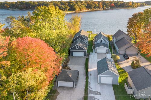 447 Lakeshore Blvd, Norton Shores, MI, 49444-3822 | Card Image