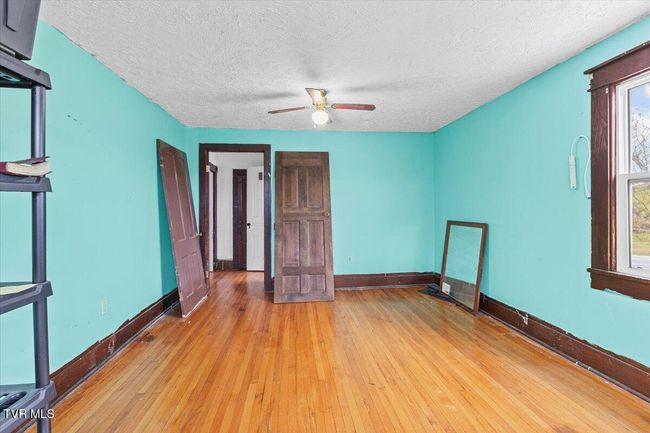 104 Maple St, House other with 5 bedrooms, 3 bathrooms and null parking in Glade Spring VA | Image 32