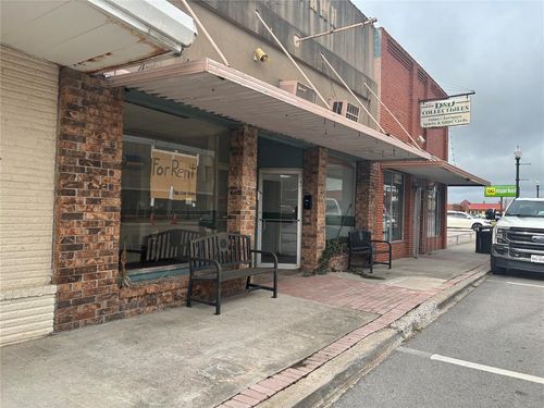 210 E Main St, Davis, OK, 73030-1904 | Card Image