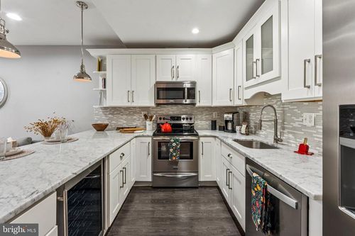 apt-203-1833 California St Nw, WASHINGTON, DC, 20009-1852 | Card Image