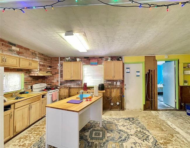 Kitchen | Image 4