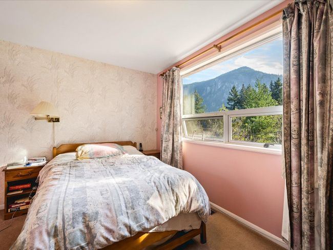38255 Vista Crescent, House other with 4 bedrooms, 2 bathrooms and 6 parking in Squamish BC | Image 18