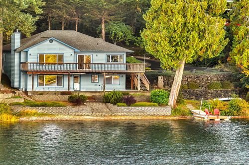 90 E Woodlane Dr, Grapeview, WA, 98546-9736 | Card Image