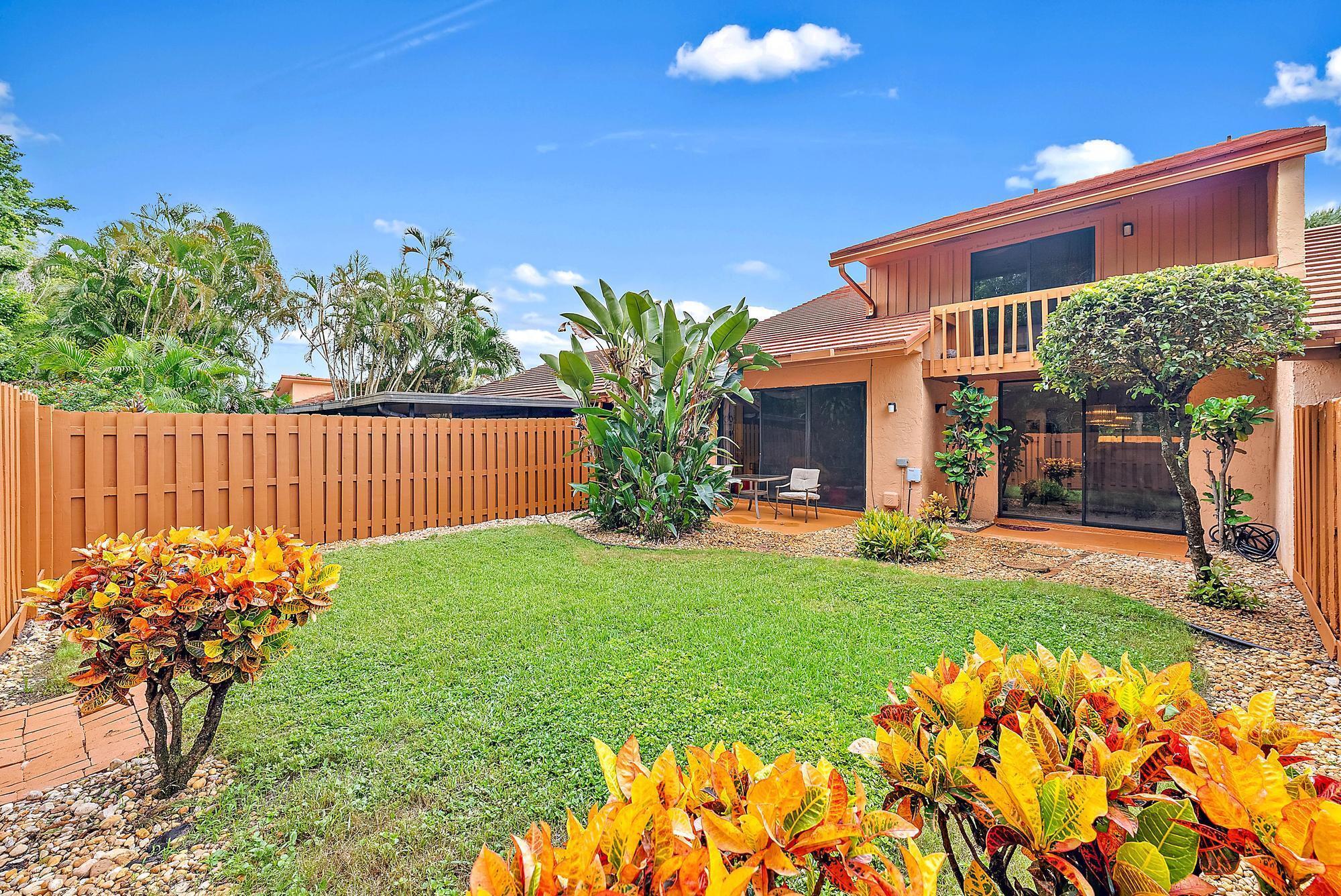 Stonybrook Ln, Boynton Beach, FL 33437