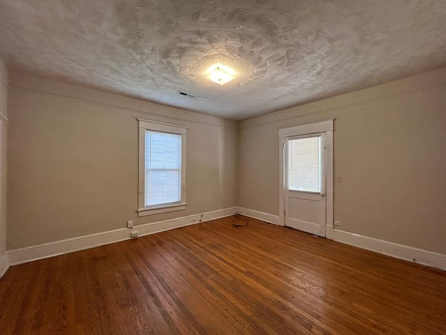 14Liv Rm new paint | Image 8