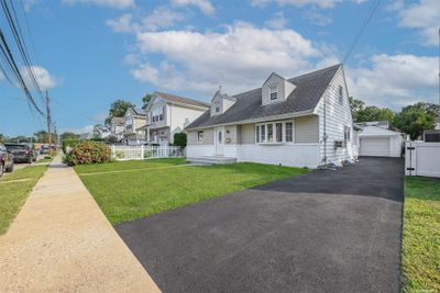 62 Alabama Avenue, House other with 4 bedrooms, 2 bathrooms and null parking in Hempstead NY | Image 3