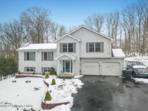 229 Escoll Dr, East Stroudsburg, PA, 18301-9366 | Card Image
