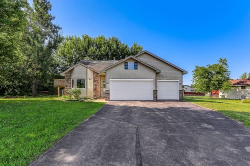 11883 Marigold Way, Lindstrom, MN, 55045-7306 | Card Image