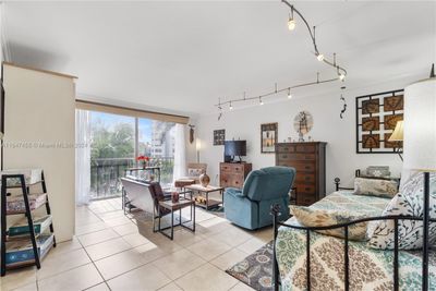 532 - 800 West Ave, Condo with 0 bedrooms, 1 bathrooms and null parking in Miami Beach FL | Image 1