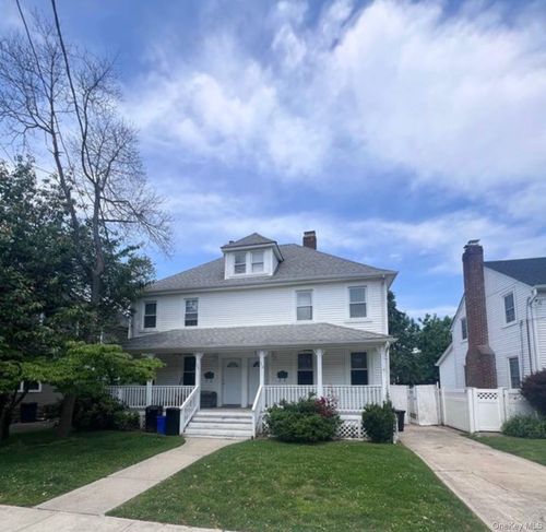 25-23-25 Lincoln St, Babylon, NY, 11702-1805 | Card Image