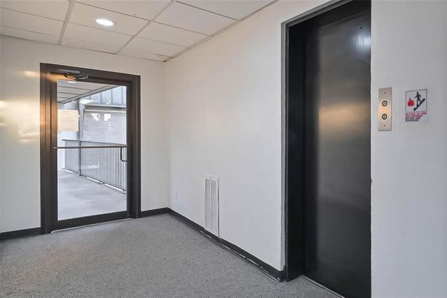 APT-27 - 3045 Walnut Bend Ln, House attached with 3 bedrooms, 2 bathrooms and null parking in Houston TX | Image 4