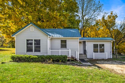 322 S Nursery St, Lawton, MI, 49065-9507 | Card Image