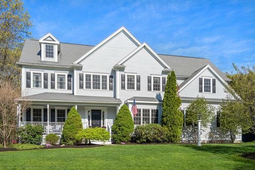 12 Donnelly Dr, Medfield, MA, 02052-1124 | Card Image