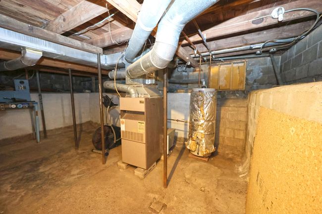 69369 Oak St, House other with 3 bedrooms, 2 bathrooms and null parking in Benton Harbor MI | Image 35