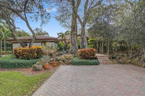 8190 Sw 180th St, Palmetto Bay, FL, 33157-6179 | Card Image