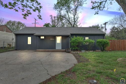 3551 Sw Westview Ave, Topeka, KS, 66611-2580 | Card Image