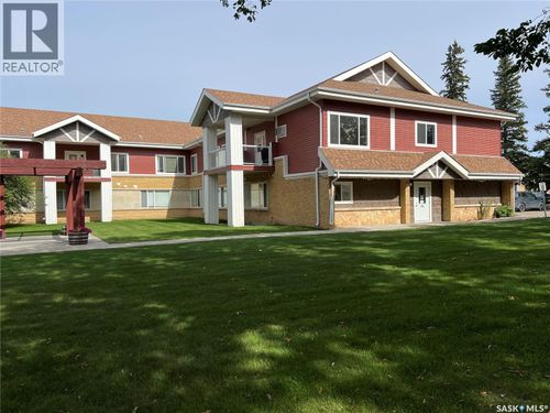 302 Bemister Ave E, Melfort, SK, S0E1A0 | Card Image