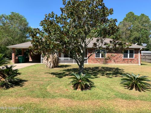 8019 Hancock Dr, Bay Saint Louis, MS, 39520-8303 | Card Image