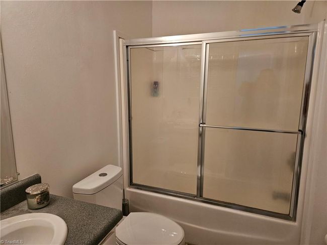 Bathroom | Image 22