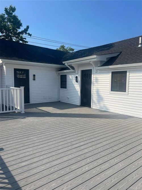 152 South Country Rd, Brookhaven, NY, 11713 | Card Image
