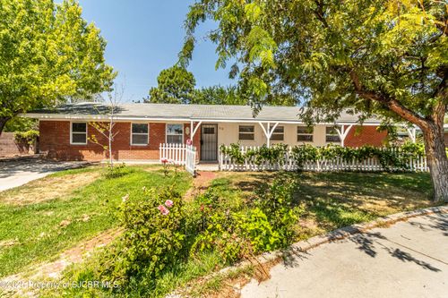 212 W Sunset Pl, Farmington, NM, 87401-3411 | Card Image