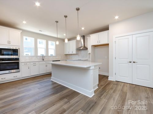 7004 Impulse Ct, Charlotte, NC, 28205-7890 | Card Image