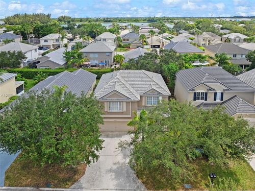 9842 N Grand Duke Cir, Tamarac, FL, 33321-6309 | Card Image