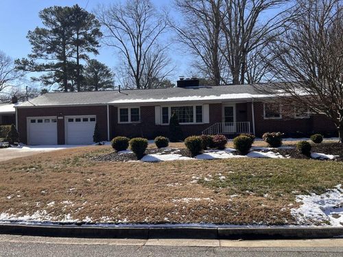 113 Crittenden Ln, Newport News, VA, 23606-2202 | Card Image