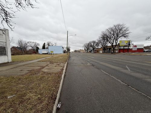 19371 Van Dyke St, Detroit, MI, 48234-3323 | Card Image