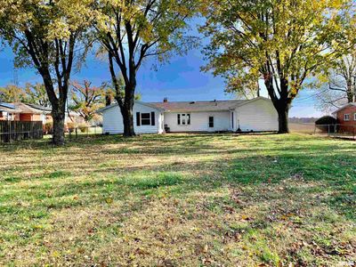 1661 Sandusky Road, House other with 5 bedrooms, 2 bathrooms and null parking in Jacksonville IL | Image 2