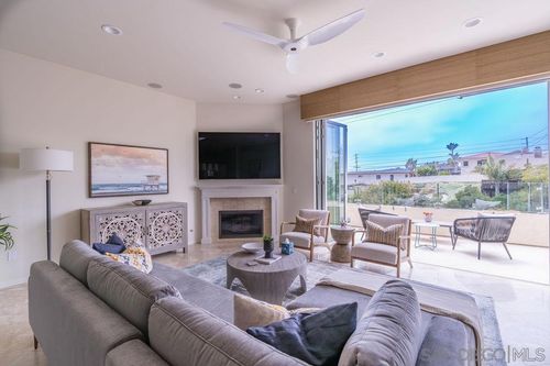 2508 Manchester Ave, Cardiff by the Sea, CA, 92007-1628 | Card Image