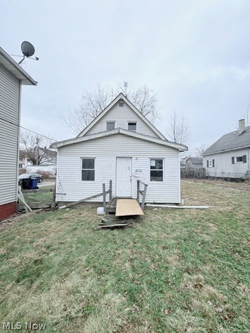 4701 Gifford Ave, Cleveland, OH, 44144-2947 | Card Image